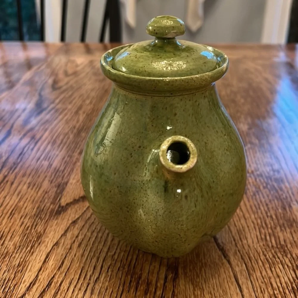 VINTAGE CERAMIC MATCHA GREEN AND SPECKLE BROWN TEAPOT WITH HANDLE AND LID
